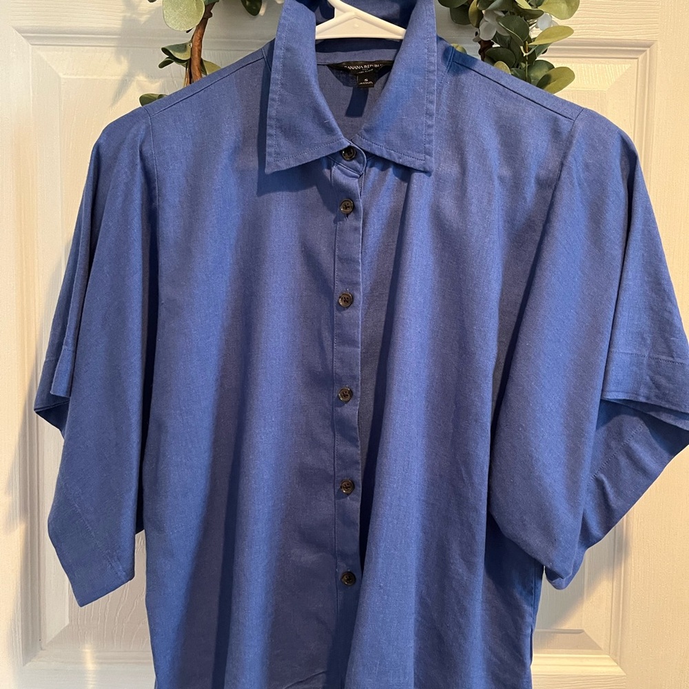 Banana Republic Blue Short Sleeve Cropped Camp Shirt